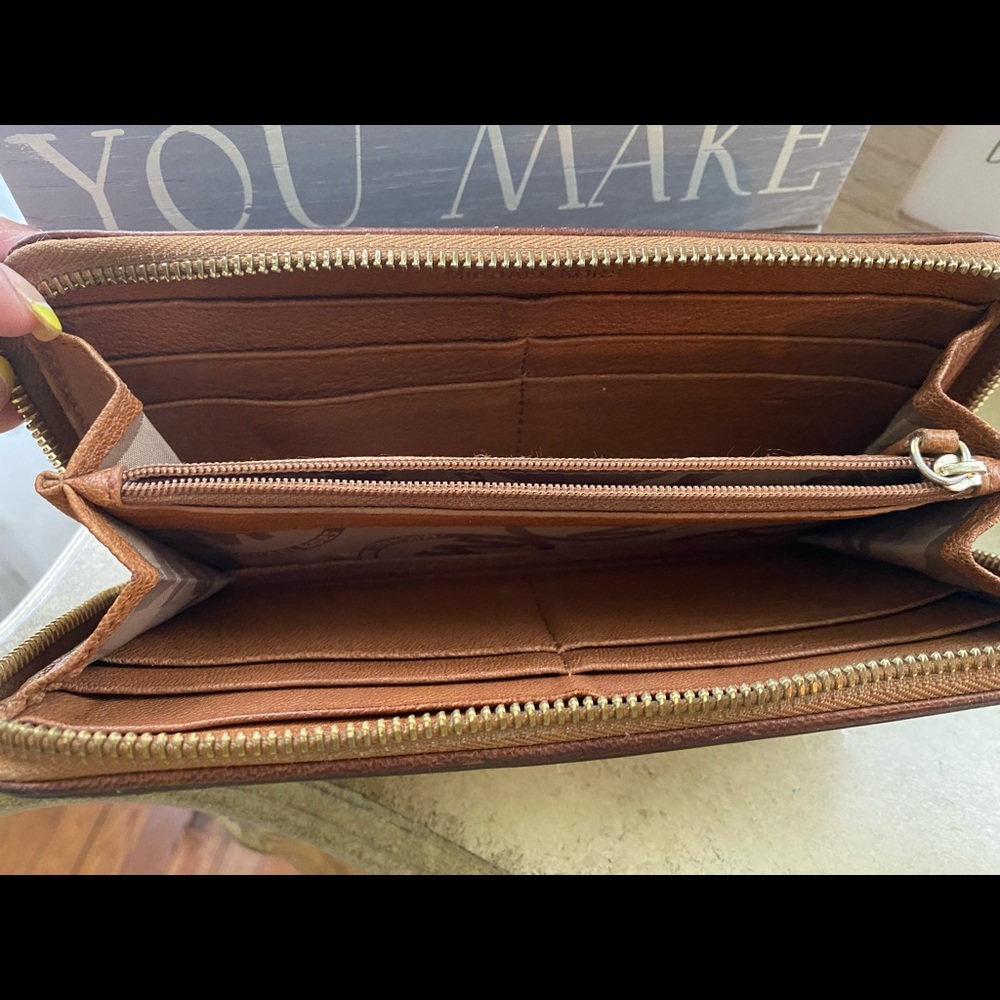 Wallet - Picture 3 of 6
